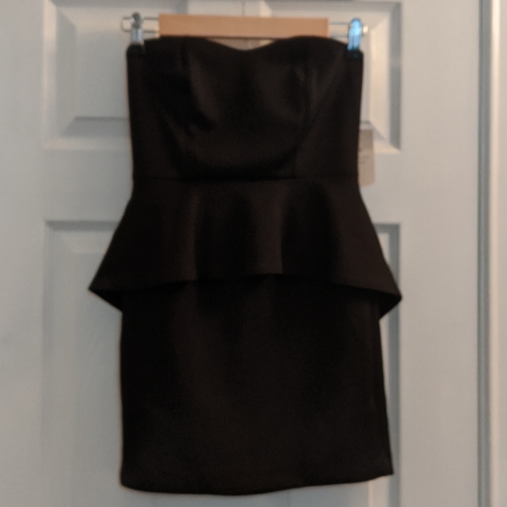 NWT Forever 21 S Black Peplum strapless dress